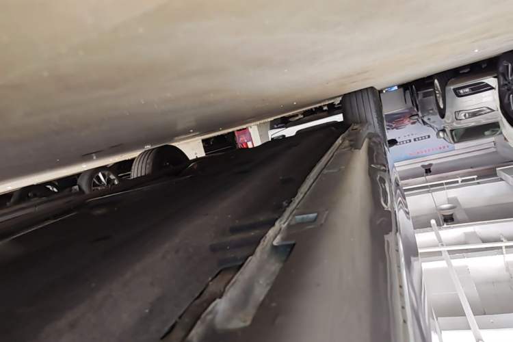 Used Hongqi H5 2023 1.5T DCT Smart Connect Flagship Edition Right Side Sill