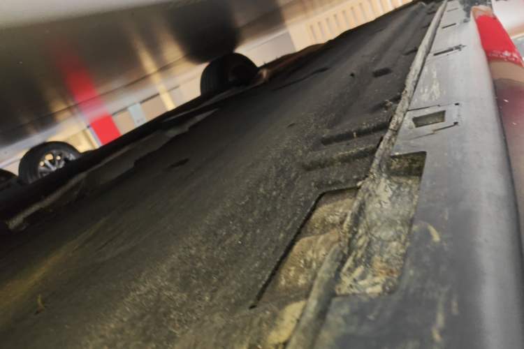 Used Hongqi H5 2023 2.0T Automatic Smart Connect Flagship Edition Right Side Sill