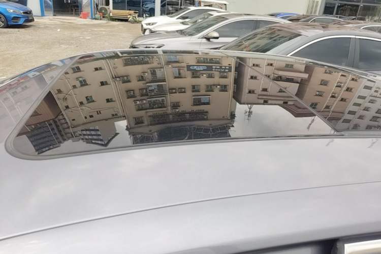 Used Hongqi H5 2023 1.5T DCT Smart Connect Flagship Edition Roof