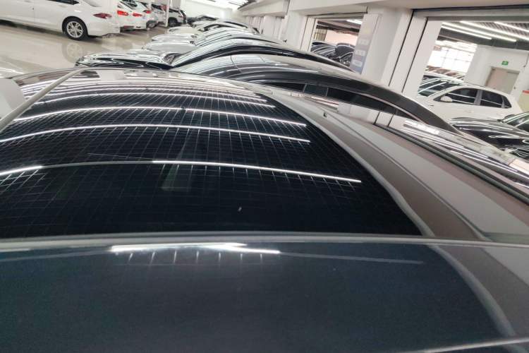 Used Hongqi H5 2023 2.0T Automatic Smart Connect Flagship Edition Roof