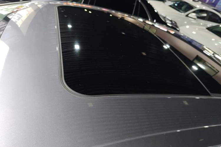 Used Hongqi H5 2023 2.0T Automatic Smart Connect Flagship Edition Roof