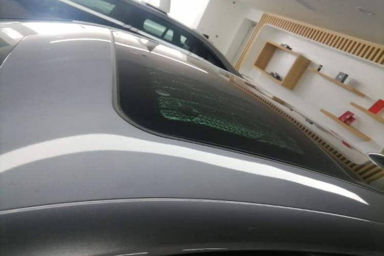 Used Hongqi H5 2023 2.0T Automatic Smart Connect Flagship Edition Roof