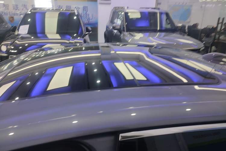 Used Hongqi H5 2023 1.5T HEV Smart Connect Flagship Edition Roof