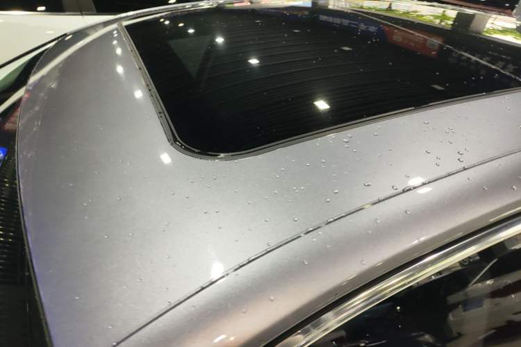 Used Hongqi H5 2023 2.0T Automatic Smart Connect Flagship Edition Roof