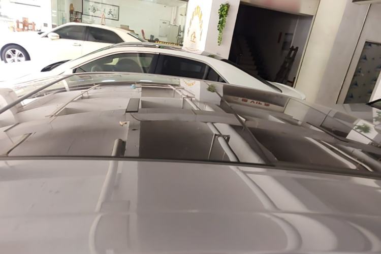 Used Hongqi H5 2023 1.5T DCT Smart Connect Flagship Edition Roof