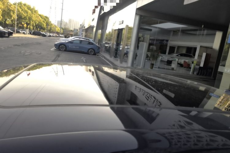 Used Hongqi H5 2023 2.0T Automatic Smart Connect Flagship Edition Roof