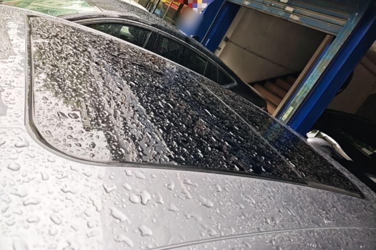 Used Hongqi H5 2023 1.5T HEV Smart Connect Flagship Edition Roof