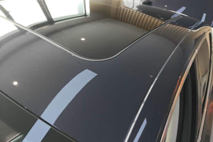 Used Hongqi H5 2023 2.0T Automatic Smart Connect Flagship Edition Roof