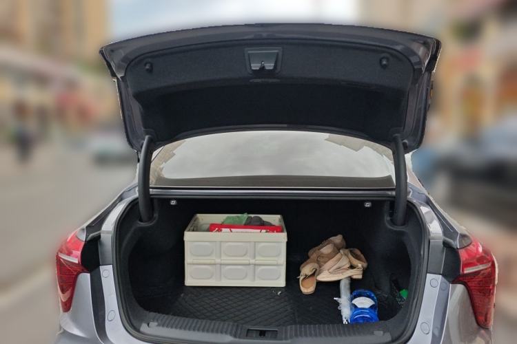 Used Hongqi H5 2023 2.0T Automatic Smart Connect Flagship Edition Trunk