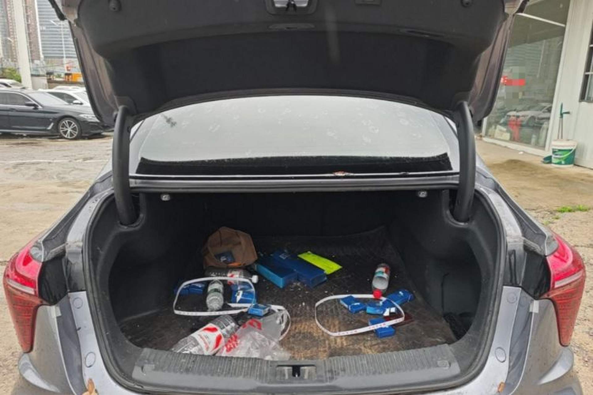 Used Hongqi H5 2023 2.0T Automatic Smart Connect Flagship Edition Trunk