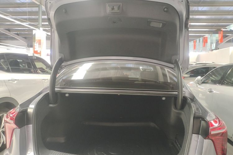 Used Hongqi H5 2023 2.0T Automatic Smart Connect Flagship Edition Trunk