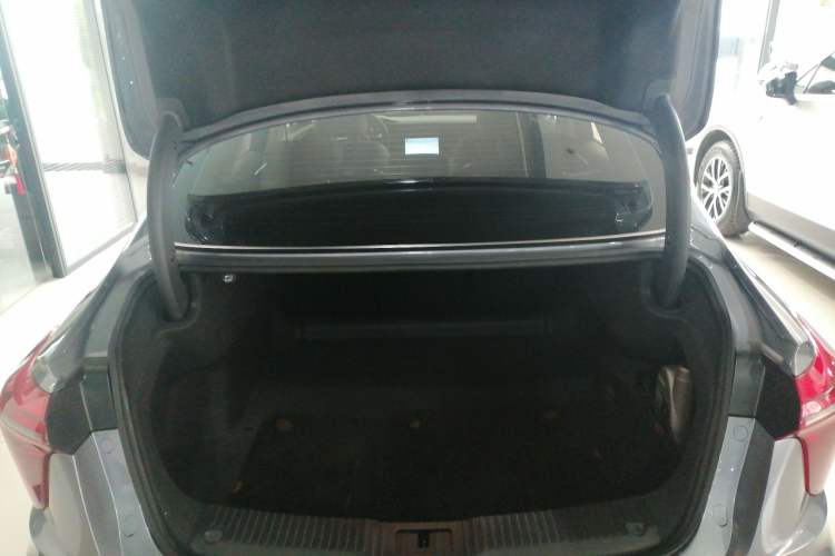 Used Hongqi H5 2023 2.0T Automatic Smart Connect Flagship Edition Trunk