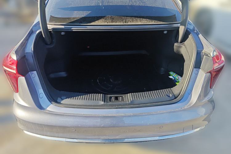 Used Hongqi H5 2023 2.0T Automatic Smart Connect Flagship Edition Trunk