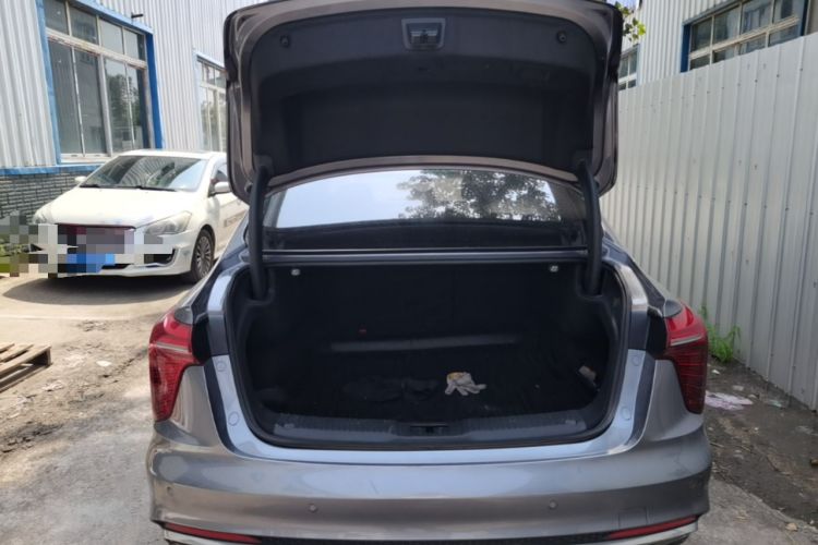 Used Hongqi H5 2023 1.5T DCT Smart Connect Flagship Edition Trunk