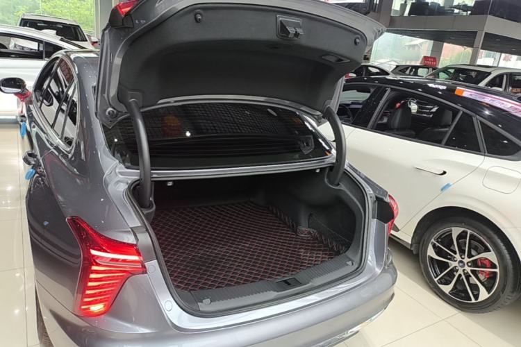 Used Hongqi H5 2023 2.0T Automatic Smart Connect Flagship Edition Trunk