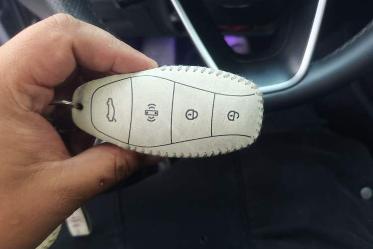 Used Hongqi H5 2023 1.5T HEV Smart Connect Flagship Edition Vehicle Key
