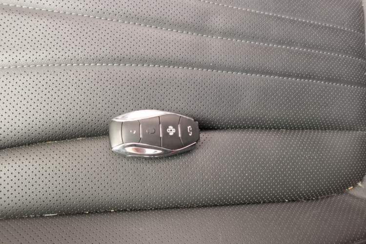 Used Hongqi H5 2023 1.5T DCT Smart Connect Flagship Edition Vehicle Key