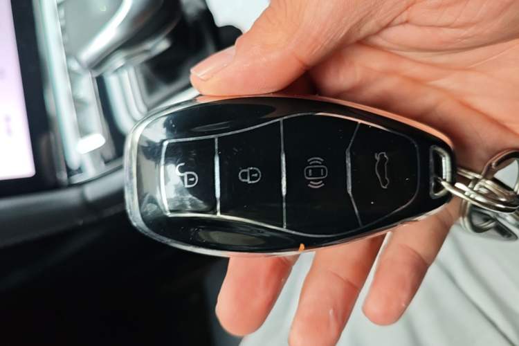 Used Hongqi H5 2023 1.5T HEV Smart Connect Flagship Edition Vehicle Key