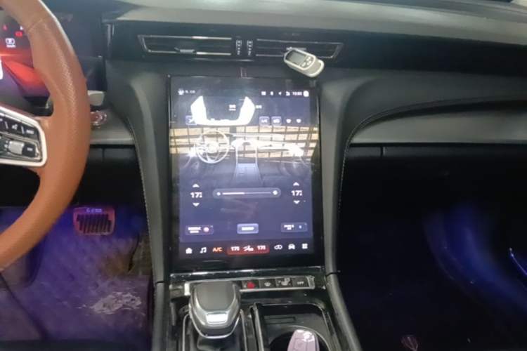 Used Hongqi H5 2023 1.5T HEV Smart Connect Flagship Edition Audio And AC Panel