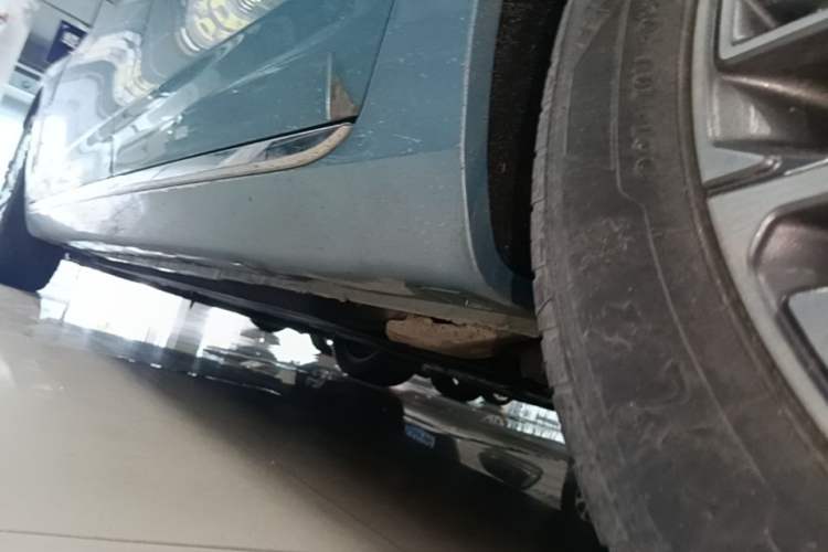 Used Hongqi H5 2023 1.5T HEV Smart Connect Flagship Edition Left Side Sill