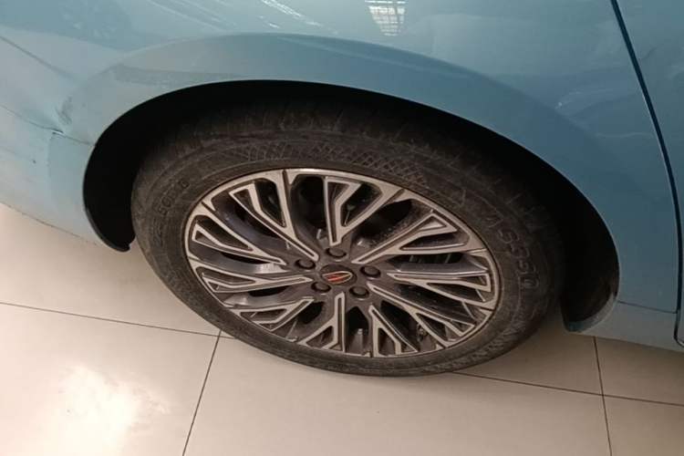 Used Hongqi H5 2023 1.5T HEV Smart Connect Flagship Edition Right Rear Wheel Hub