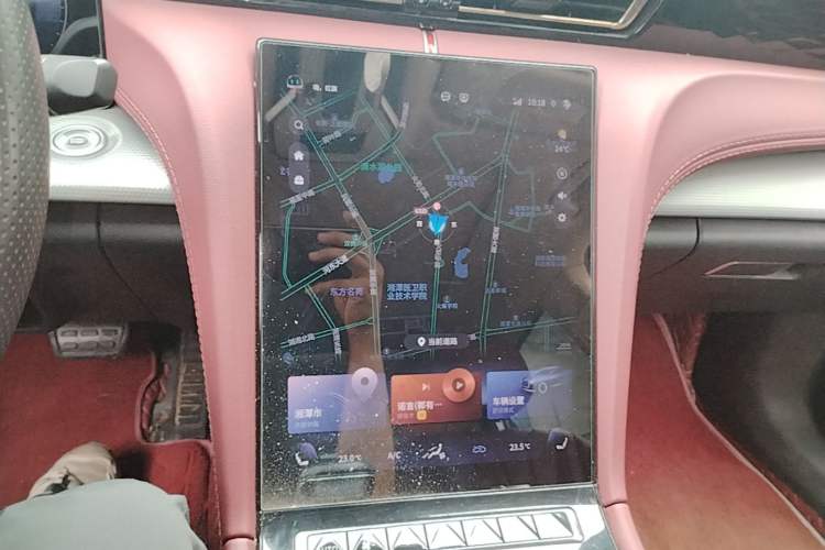 Used Hongqi H5 2023 2.0T Automatic Smart Connect Flagship Edition Audio And AC Panel