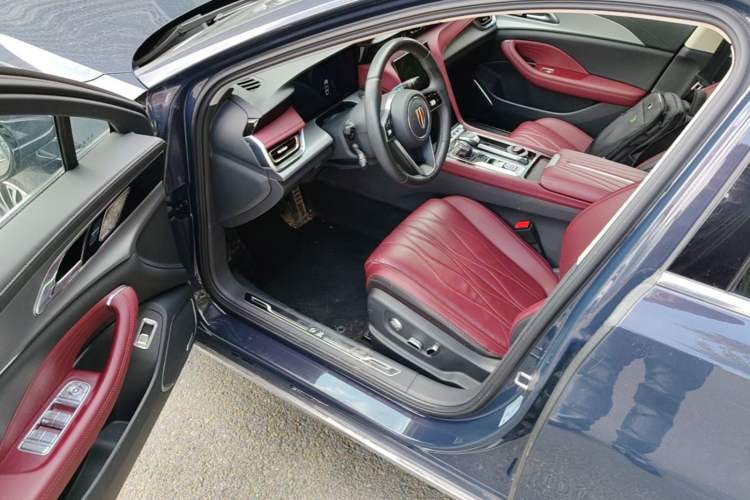 Used Hongqi H5 2023 2.0T Automatic Smart Connect Flagship Edition Driver Seat