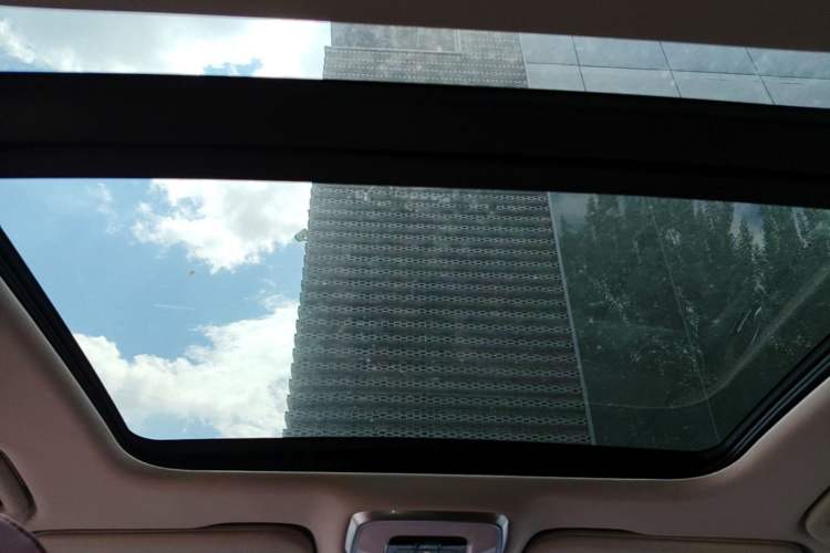 Used Hongqi H5 2023 2.0T Automatic Smart Connect Flagship Edition Headliner