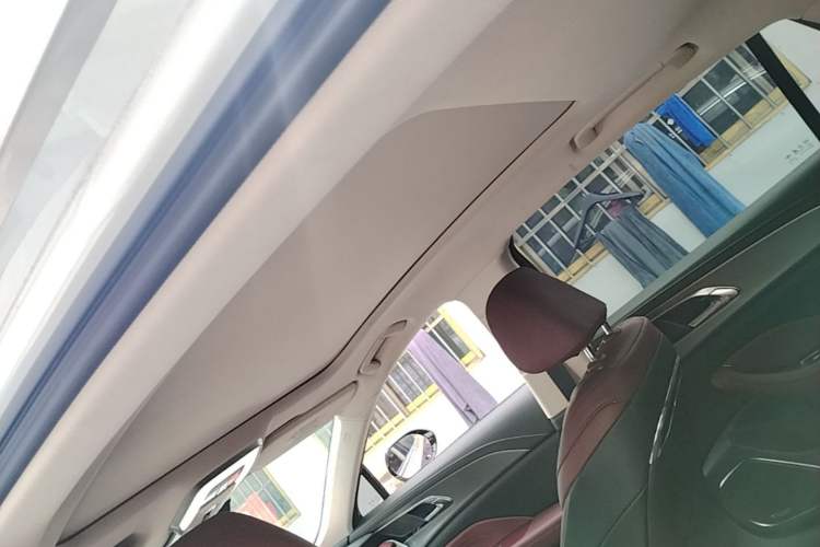 Used Hongqi H5 2023 2.0T Automatic Smart Connect Flagship Edition Headliner