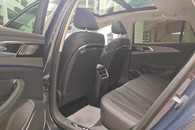 Used Hongqi H5 2023 2.0T Automatic Smart Connect Flagship Edition Interior 2