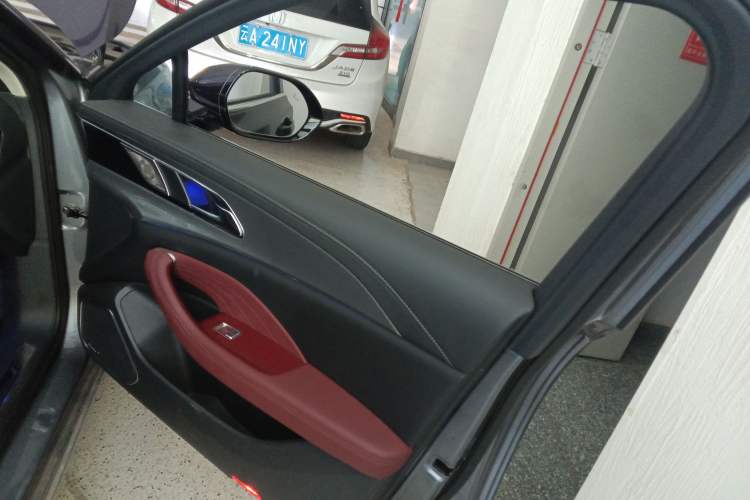 Used Hongqi H5 2023 2.0T Automatic Smart Connect Flagship Edition Interior 5