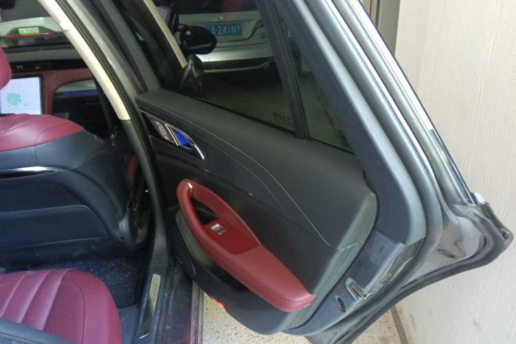 Used Hongqi H5 2023 2.0T Automatic Smart Connect Flagship Edition Interior 6