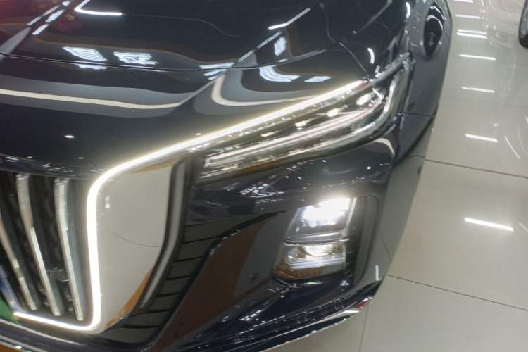 Used Hongqi H5 2023 2.0T Automatic Smart Connect Flagship Edition Left Front Headlight