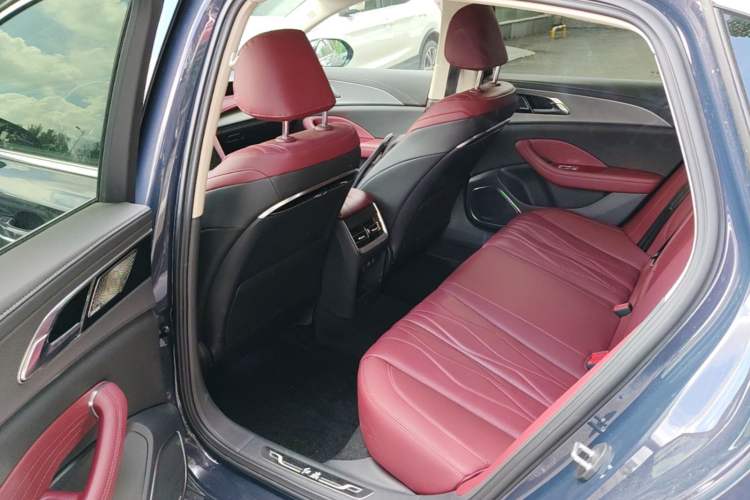Used Hongqi H5 2023 2.0T Automatic Smart Connect Flagship Edition Left Rear Seat