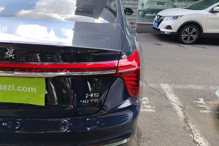 Used Hongqi H5 2023 2.0T Automatic Smart Connect Flagship Edition Right Rear Taillight