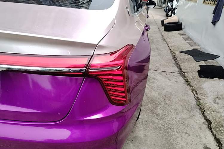 Used Hongqi H5 2023 2.0T Automatic Smart Connect Flagship Edition Right Rear Taillight
