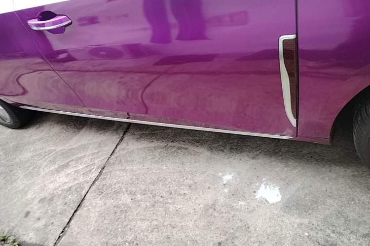 Used Hongqi H5 2023 2.0T Automatic Smart Connect Flagship Edition Right Side Sill
