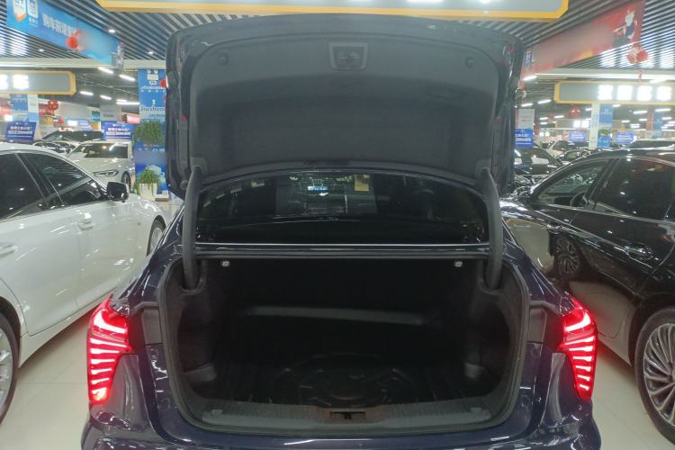 Used Hongqi H5 2023 2.0T Automatic Smart Connect Flagship Edition Trunk
