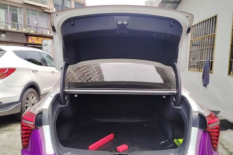 Used Hongqi H5 2023 2.0T Automatic Smart Connect Flagship Edition Trunk