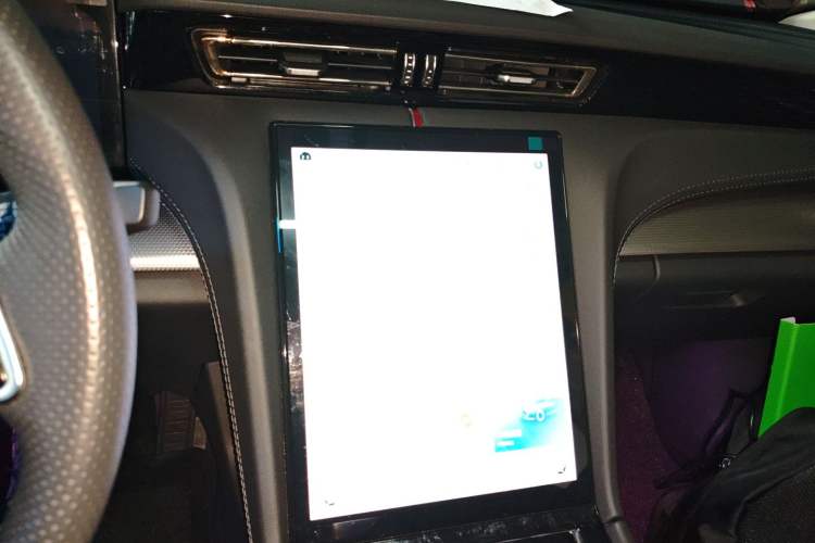 Used Hongqi H5 2023 1.5T HEV Smart Connect Flagship Edition Audio And AC Panel