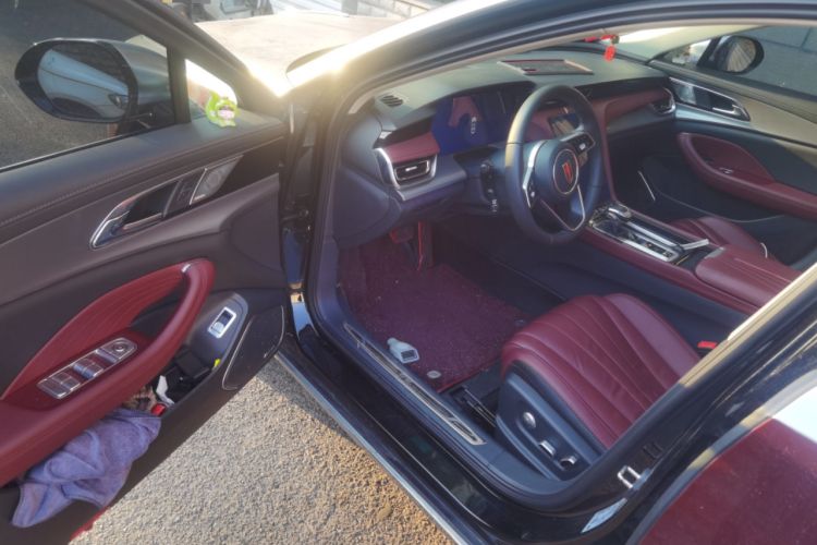 Used Hongqi H5 2023 2.0T Automatic Smart Connect Flagship Edition Driver Seat