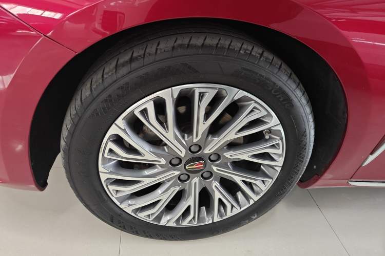 Used Hongqi H5 2023 2.0T Automatic Smart Connect Flagship Edition Left Front Wheel Hub