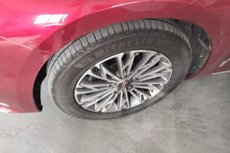Used Hongqi H5 2023 2.0T Automatic Smart Connect Flagship Edition Left Front Wheel Hub