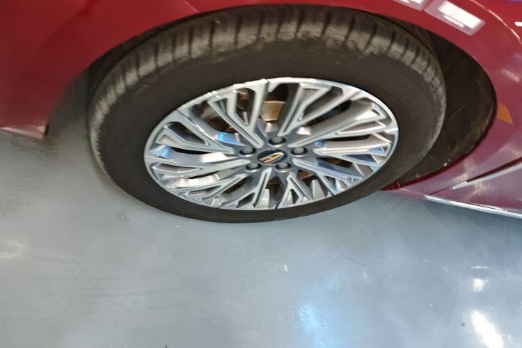 Used Hongqi H5 2023 1.5T HEV Smart Connect Flagship Edition Left Front Wheel Hub