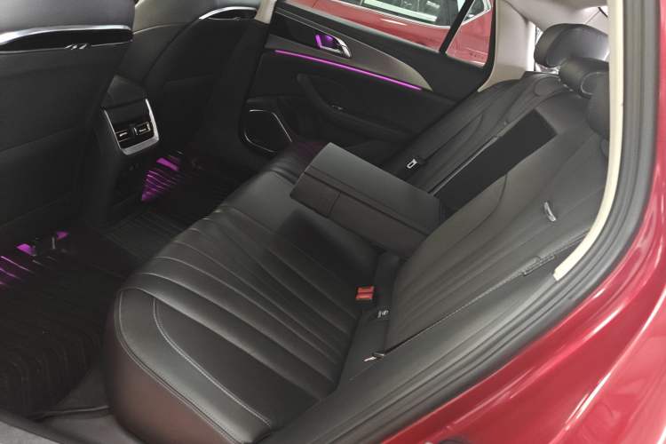 Used Hongqi H5 2023 2.0T Automatic Smart Connect Flagship Edition Left Rear Seat