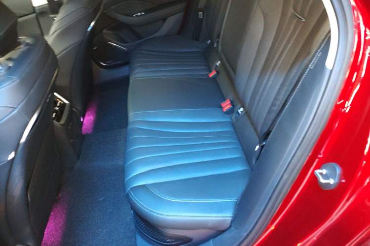 Used Hongqi H5 2023 1.5T HEV Smart Connect Flagship Edition Left Rear Seat
