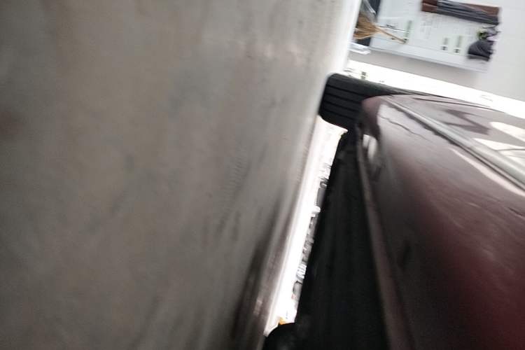 Used Hongqi H5 2023 2.0T Automatic Smart Connect Flagship Edition Left Side Sill