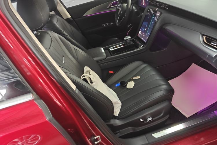 Used Hongqi H5 2023 2.0T Automatic Smart Connect Flagship Edition Right Front Seat