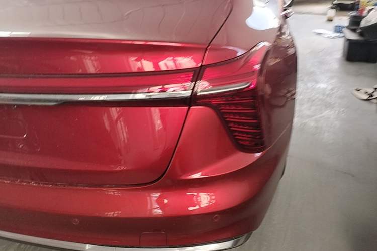 Used Hongqi H5 2023 2.0T Automatic Smart Connect Flagship Edition Right Rear Taillight
