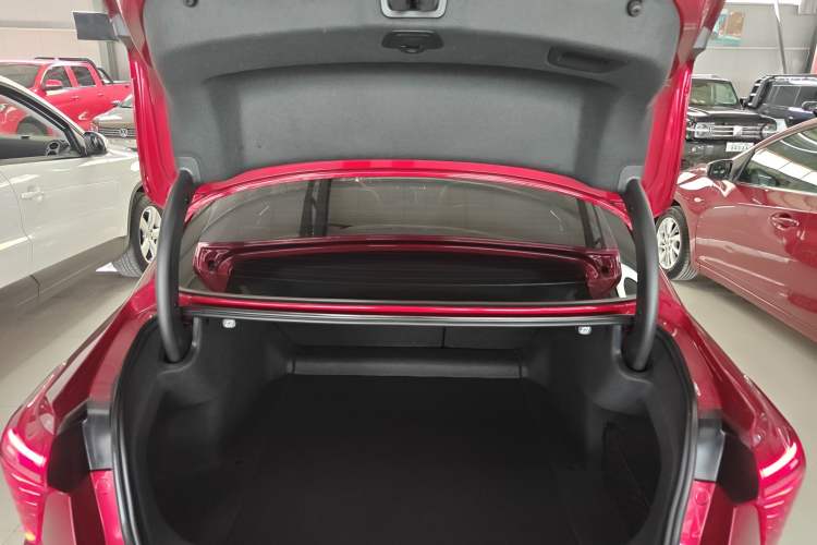 Used Hongqi H5 2023 2.0T Automatic Smart Connect Flagship Edition Trunk